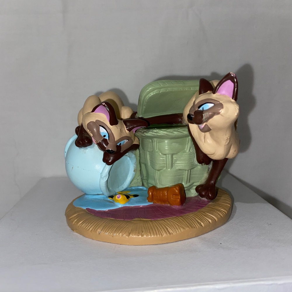 Disney Lady and the Tramp Siamese Cats Si & Am Lil Classics Figure